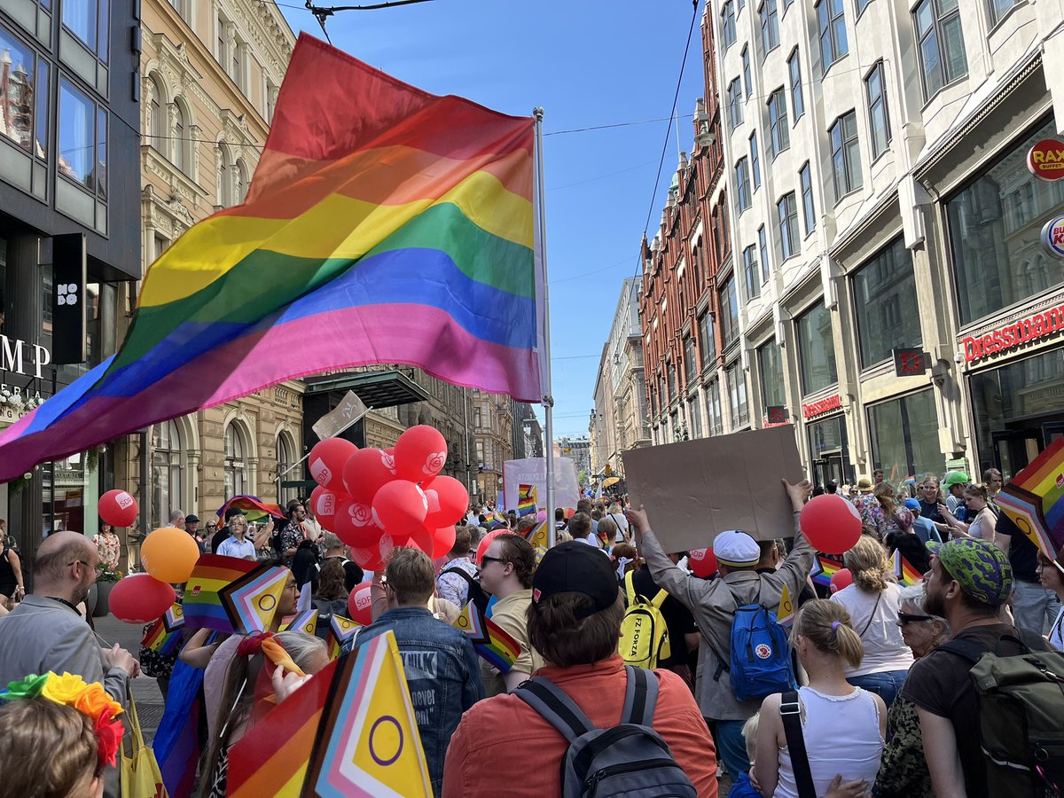 Endure the the freezing winds. See you at the Senate Square again next summer!