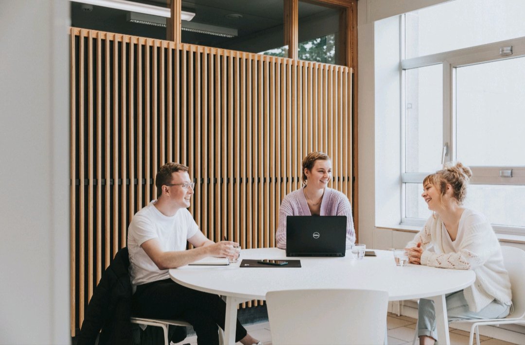 Voor de tweede keer starten Jan Palfijn Gent, IPC-ERP UGent en HOGENT de LISa interprofessionele stage deze week, waarbij studenten van verschillende disciplines samen leren en groeien 🏥🤝🏻🏛️
Een unieke kans voor studenten om samenwerking in de zorg écht te ervaren!