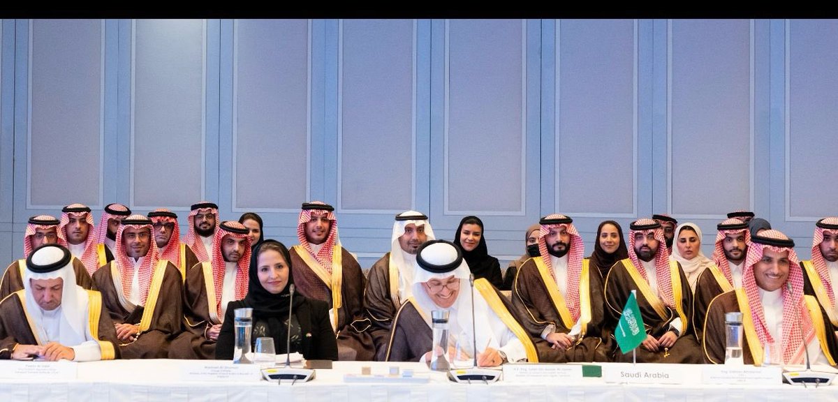 KSAembassySOM's tweet photo. H.E.Minister of Transport and Logistics Eng.Saleh bin Nasser Al-Jasser headed the delegation of the Kingdom of Saudi Arabia and the Chargé d’Affairs in the Embassy H.E.Mrs.Mashael Al-Shamari with representatives of Saudi government agencies.
Together with HE. Minister of Manpower Second Minister of Industry and Commerce Dr.Tan See Leng headed the Singaporean side in the 4th session of the Saudi Arabia Singapore Joint Committee(SSJC).