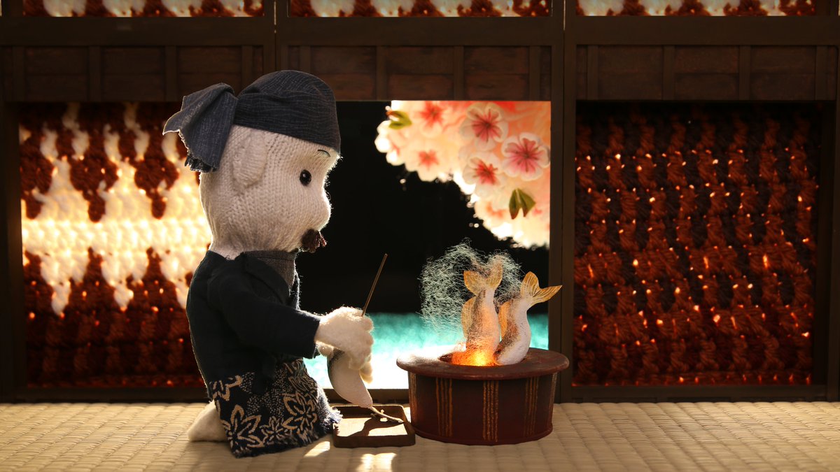 #koma_gori #stopmotion #コマ撮り #熊本 #球磨川 #ミニチュア #miniture
『いとあむ、いとなむ』公開目前！🧶🪡

縁側で鮎を焼く主人、
川の恵みを感じながら宿を営んでいます。

東京藝大アニメーション専攻 16期修了展「MANIA=ANIMA」 【横浜会場】（無料）2/22-24 【東京会場】（有料）3/7-8