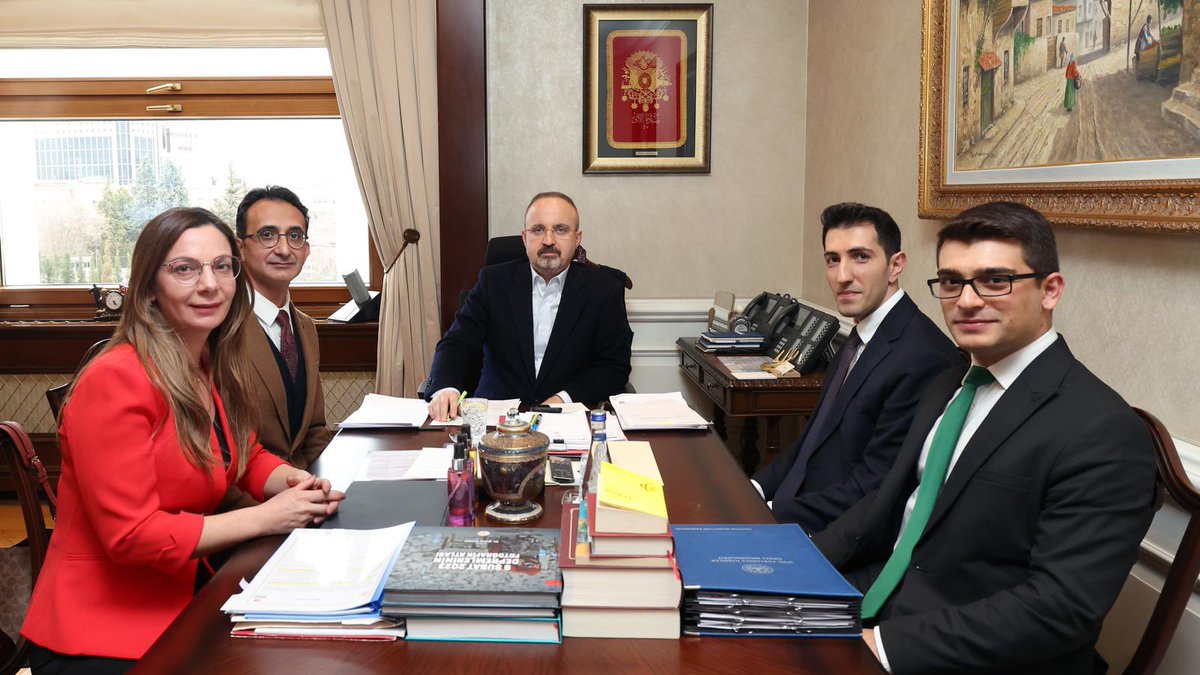 Dernek başkanımız Okan Özbaş ve beraberindeki heyet Sayın Bakan Yardımcımız Bülent Turan’ı ziyaret etmiş olup, sivil toplum ve dernekler denetçiliği mesleğine ilişkin görüş alışverişinde bulunmuşlardır. Sayın Bakan Yardımcımıza nazik kabulleri için çok teşekkür ederiz.