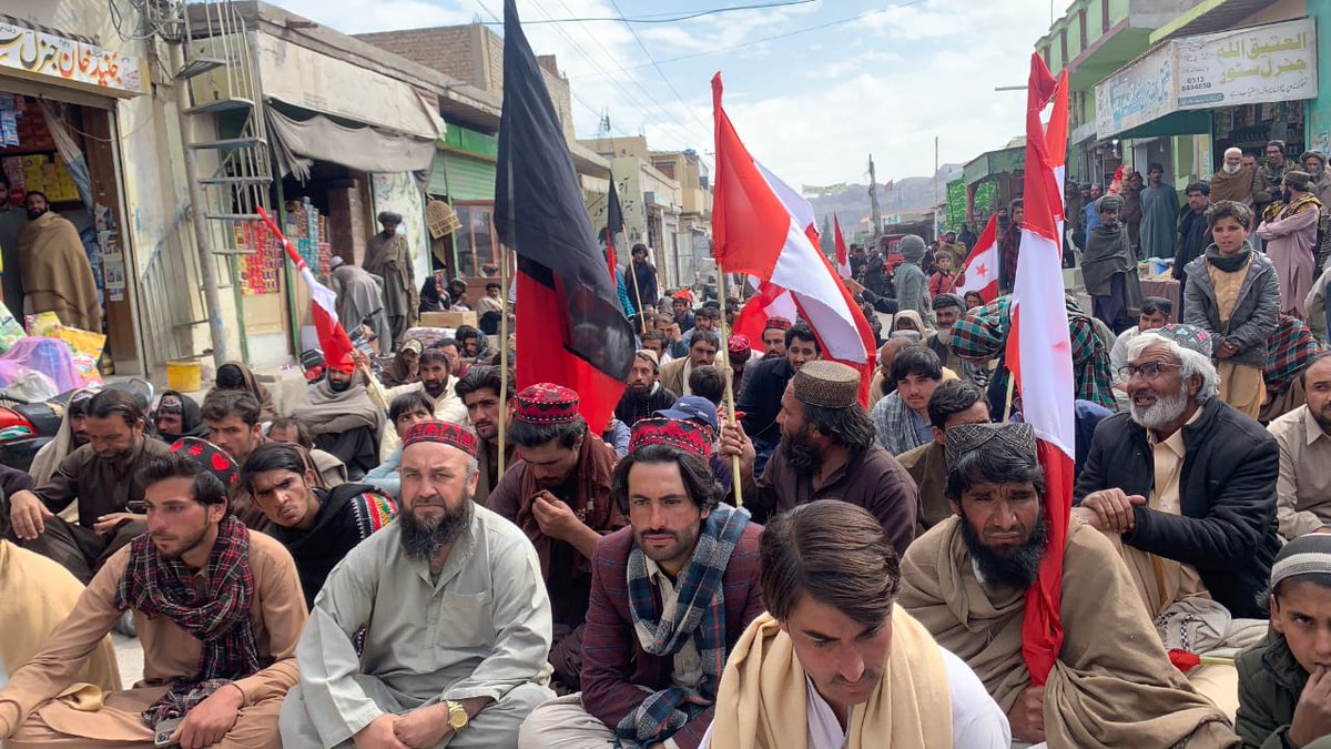 سنجاوی: نیشنل ڈیموکریٹک موومنٹ، پشتونخوا نیپ، پشتون تحفظ موومنٹ، اور عوامی نیشنل پارٹی کی جانب سے احتجاجی مظاہرہ۔
احتجاجی مظاہرہ علی وزیر اور دیگر وطن دوست سیاسی کارکنوں کی غیر آئینی و غیر قانونی گرفتاریوں اور قید و بند کے خلاف، چمن دھرنے کے مطالبات کے حق میں اور پشتونخوا وطن میں
