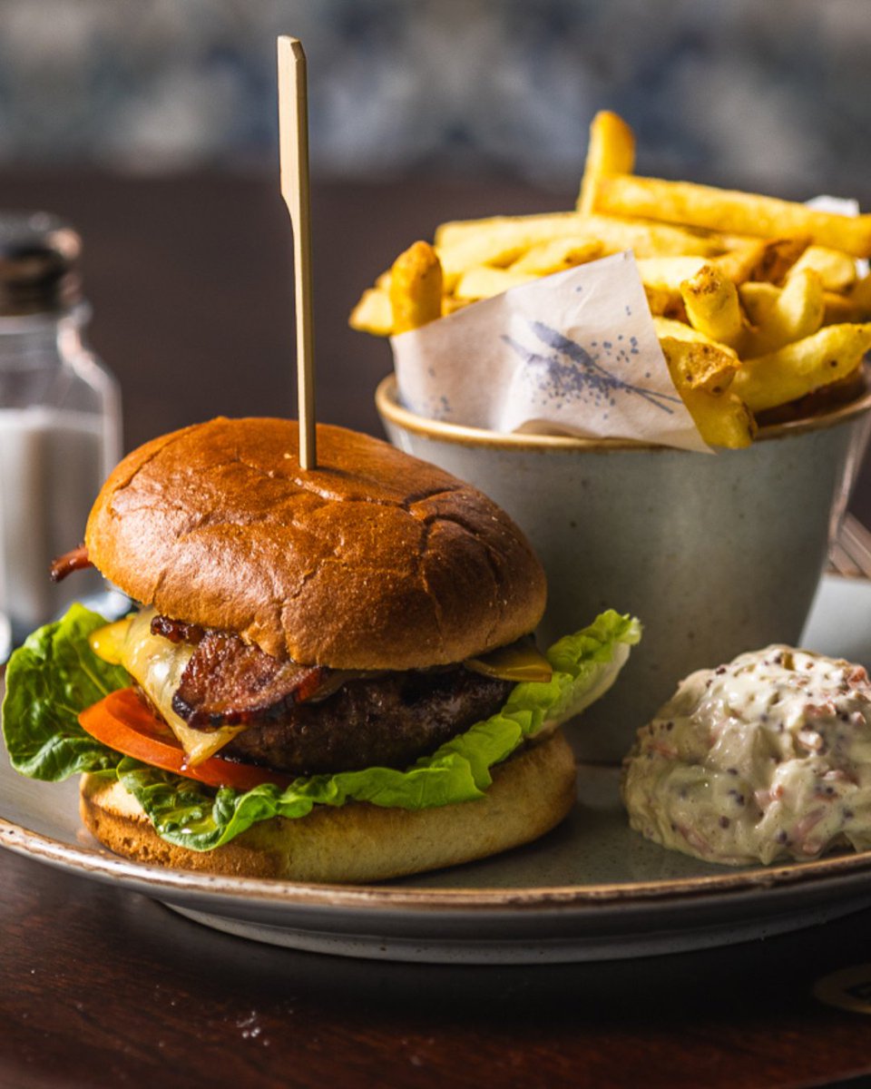 Pied Bull tweet media