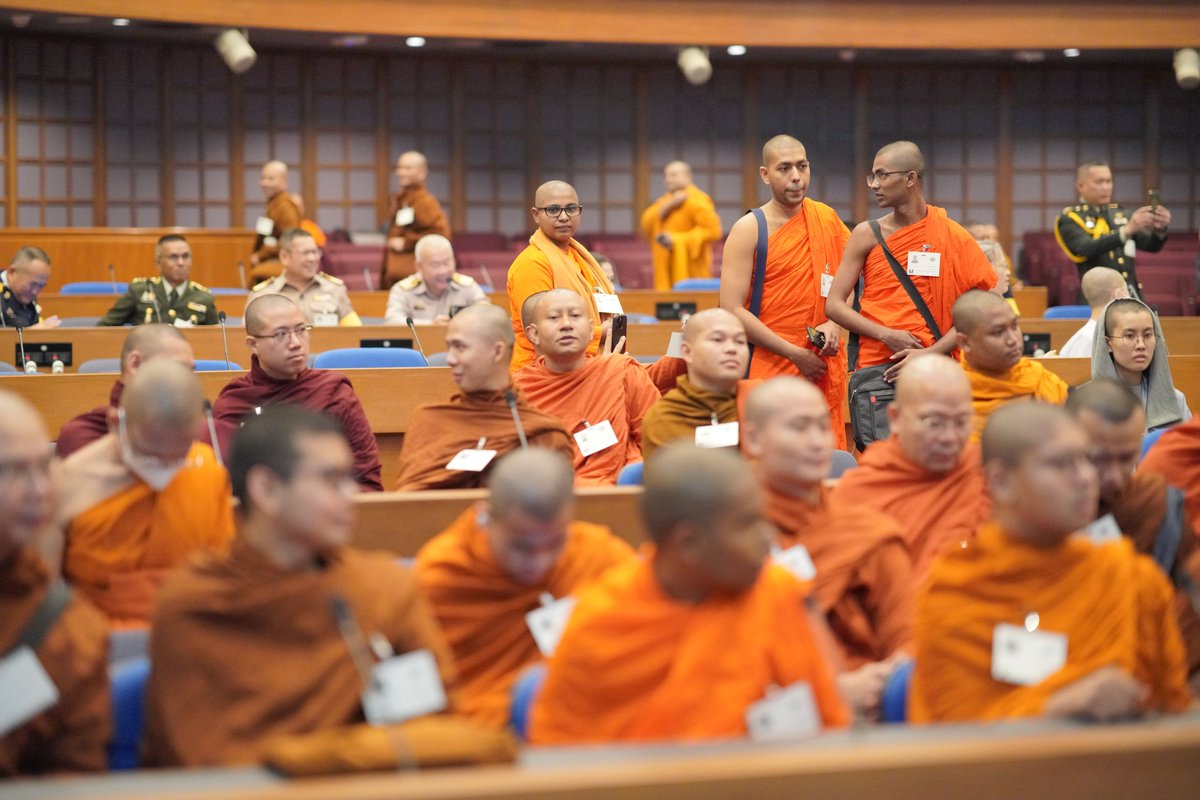 vifindia's tweet photo. Moments of Samvad IV: Global Hindu-Buddhist Initiative for #ConflictAvoidance and #EnvironmentConsciousness - The #AsianCentury of #Dharma #Dhamma, a Call for #UniversalResponsibility and #Interdependent Sustainability
@PMOIndia 
@narendramodi 
@sgurumurthy 

#SamvadIV #HinduBuddhistDialogue #Dialogue #Peace #UNCCBangkok #Thailand