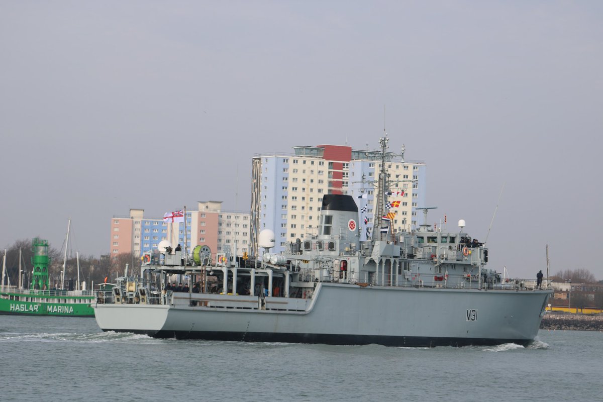 📷<a href="/HMSCattistock/">HMS Cattistock</a> makes her way back into Portsmouth this morning <a href="/WarshipCam/">WarshipCam</a> <a href="/NavyLookout/">Navy Lookout</a> <a href="/UKForcesTracker/">UK Forces Tracker</a> <a href="/FredsDotW/">Freddie Webb</a> <a href="/FOST/">FOST Royal Navy</a> <a href="/HMNBPortsmouth/">HMNB Portsmouth</a> #HMScattistock
