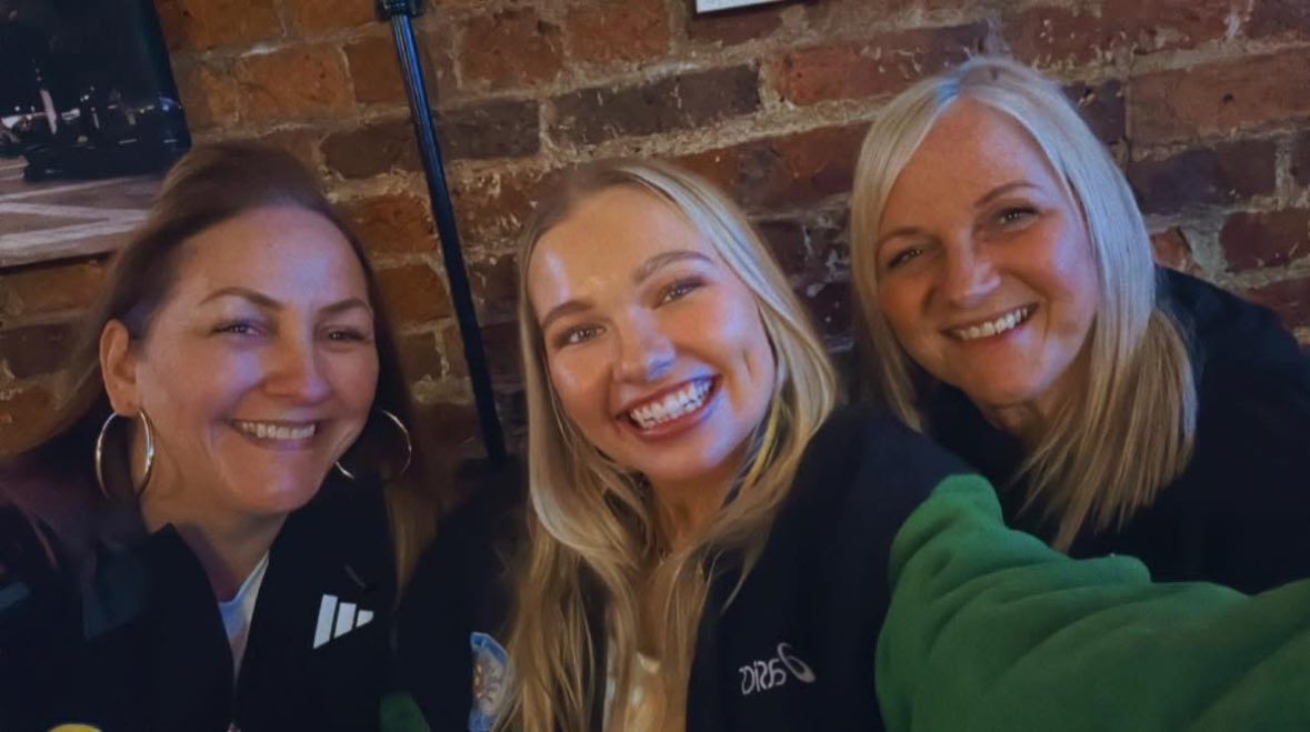 stapleton16's tweet image. Leeds, Leeds Are Falling Apart Again … 😂💙💛🤍