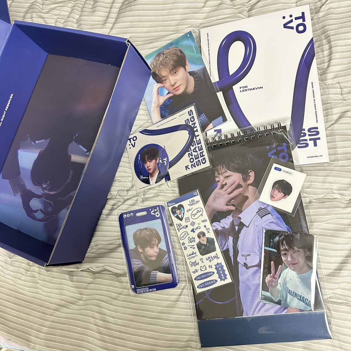 드디어 왔씁니다!!🥳🥳
너무너무 예뻐서 행복해요오~!!
이거 사용할 수 있을지 모르겠네 ㅠㅠ
툽쌔앰의 편지까지!!!!
너무너무 알랍유웅💙