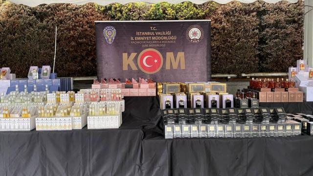 HamitSevde's tweet photo. İstanbul'da 167 bin 924 şişe kaçak parfüm ele geçirildi🌚🌚
#salı #MutluMusunuz
#ParaPul #Muhasebeci https://t.co/wVdTpqWmVB
