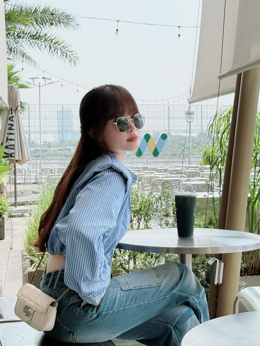 Đi cà phê chụp hình gì chưa người đẹp