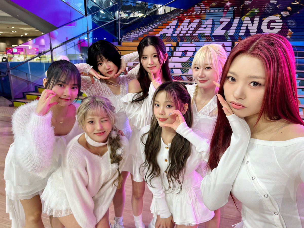 [📸]
2/17 セブンパーク天美 1F AMAMI STADIUM

たくさん集まっていただき
ありがとうございました😆

私たちは日本で楽しく過ごしています😍
MAEUMのみなさんも、
私たちともっと楽しみましょう💖

#CSR #첫사랑 #チョッサラン #Lheure_Bleue