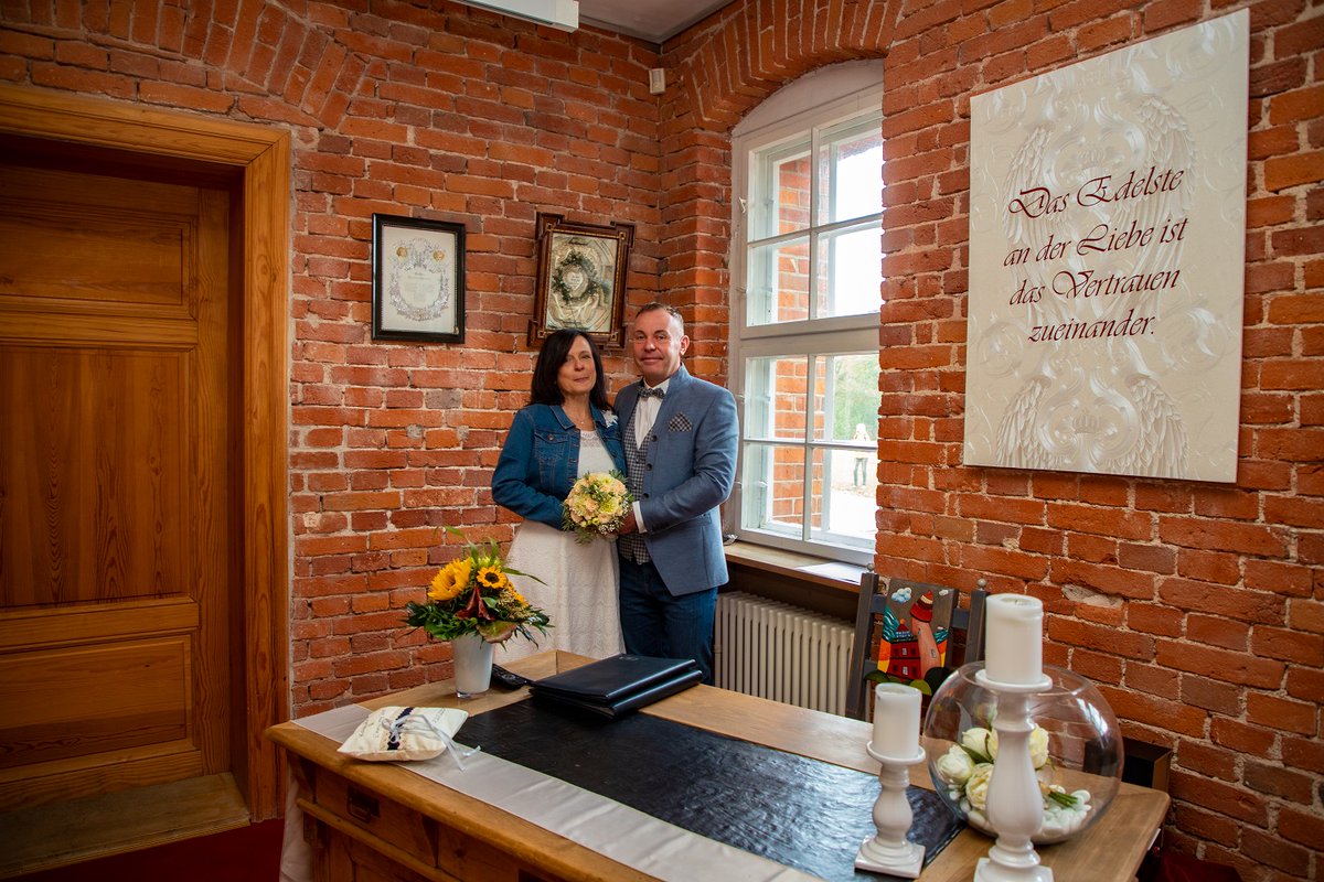 fotograf-stralsund.de/standesamt-kap…
Standesamt Kap Arkona: Ein idyllischer Ort für Ihre Traumhochzeit. Exklusive Hochzeitslocation: Das Standesamt Kap Arkona – Eindrucksvoll Ja sagen an einem magischen Ort. #standesamtkaparkona #heiratenrügen #hochzeitsfotograf #hochzeit #fotografia #rügen