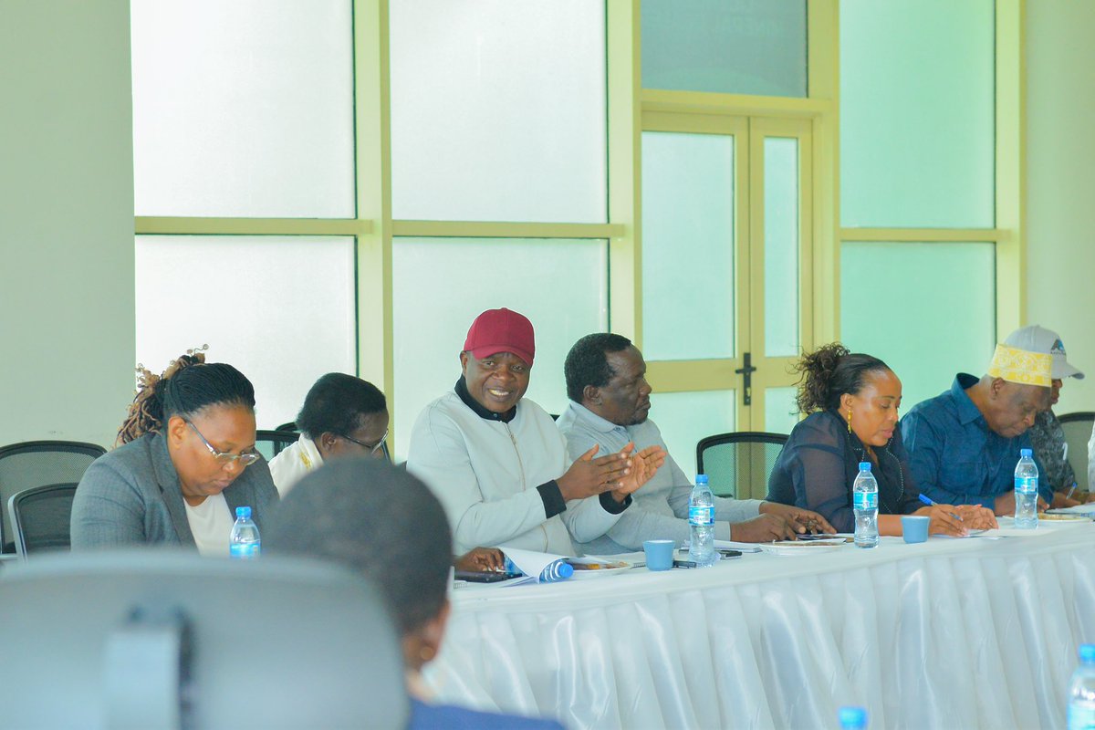KAMATI YA BUNGE YAMPONGEZA WAZIRI RIDHIWANI  KWA USIMAMIZI WA MIRADI YA NSSF  ARUSHA

Na Mwandishi wetu: Arusha
Kamati ya Kudumu ya Bunge ya Ustawi na Maendeleo ya Jamii imempongeza Waziri wa Nchi Ofisi ya Waziri Mkuu Kazi, Vijana, Ajira na Wenye Ulemavu Mhe. Ridhiwani Kikwete