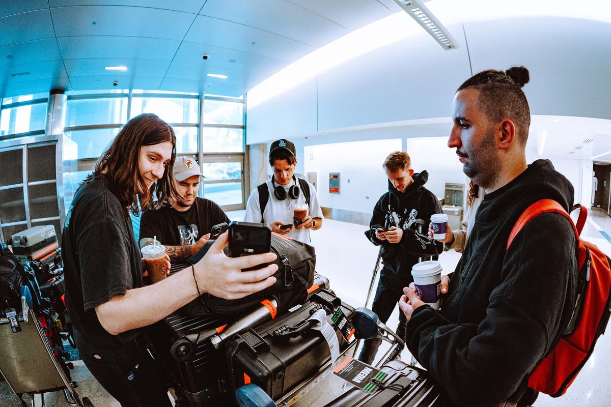 United States of America Day 1+2 🫡🦅 Where are we seeing you this Feb &amp; March ❓
📸: Ophelia Symons