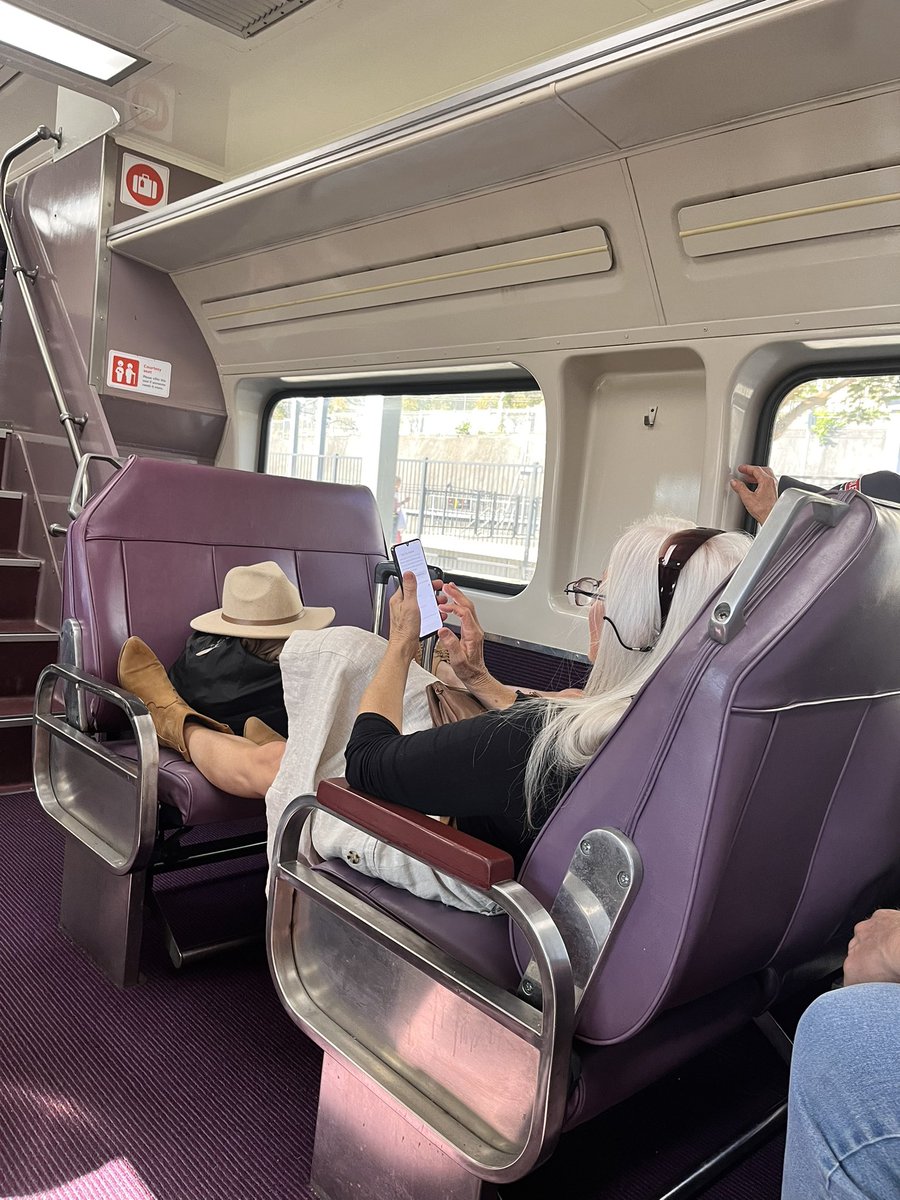 Hugmeister tweet media