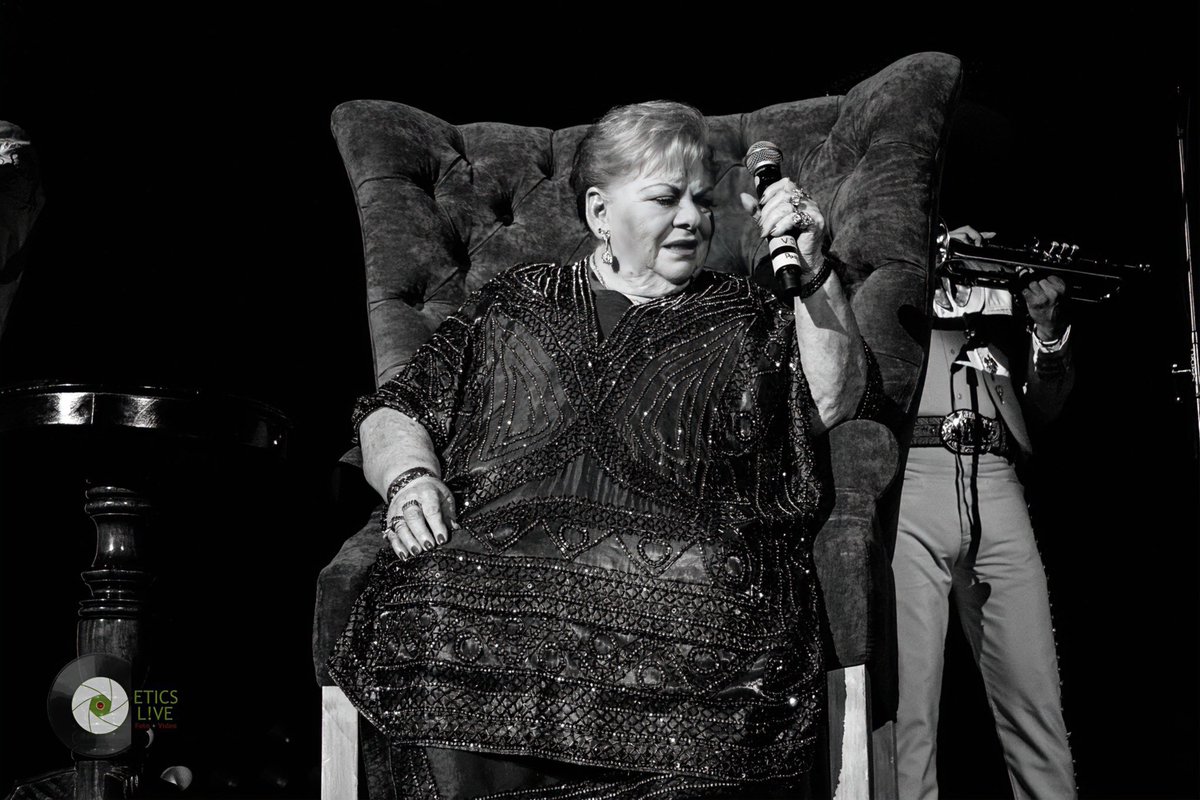 ETICSLive's tweet photo. Lamentamos profundamente el fallecimiento de @paquitaoficialb . Su legado y su voz seguirán vivos en la música. Descanse en paz. 🕊️

📸 #Foto: Nissi Sarahí https://t.co/Eomx5zmtrL