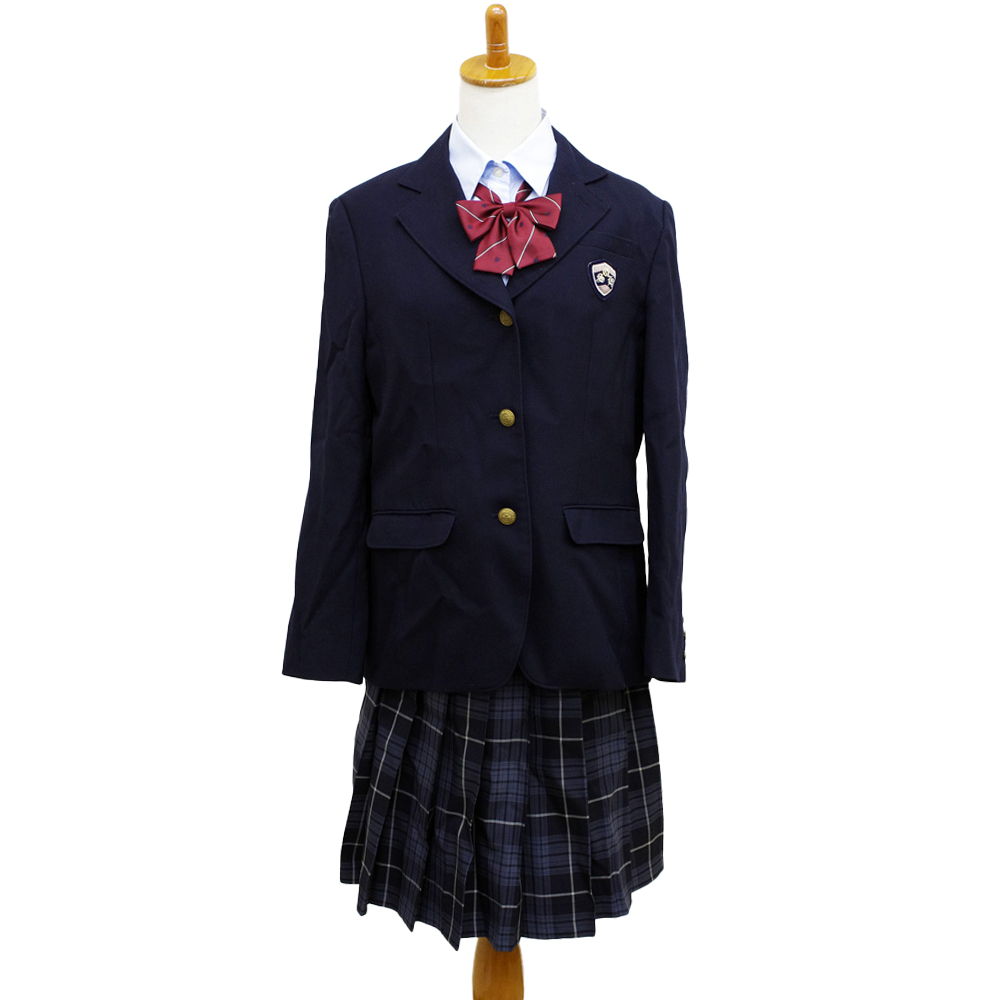 SeifukuStore's tweet photo. 大阪府　四条畷学園高等学校の制服を買い取りしました
イタリアのアパレルメーカーベネトンがデザインした制服です

#制服
#制服買取 https://t.co/Ev7NbYiOhu