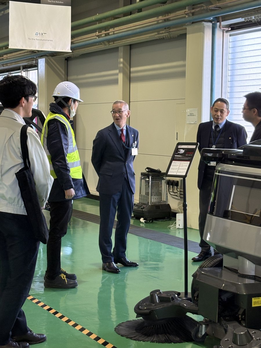 Pixjapan2024's tweet photo. 【茅ヶ崎市副市長が湘南イノベーション工場を視察】
本日、茅ヶ崎市副市長一���が 湘南イノベーション工場 を訪れ、先進的な製造技術とスマートモビリティソリューションを視察！🚀✨
官民連携によるイノベーションの加速が期待される！💡