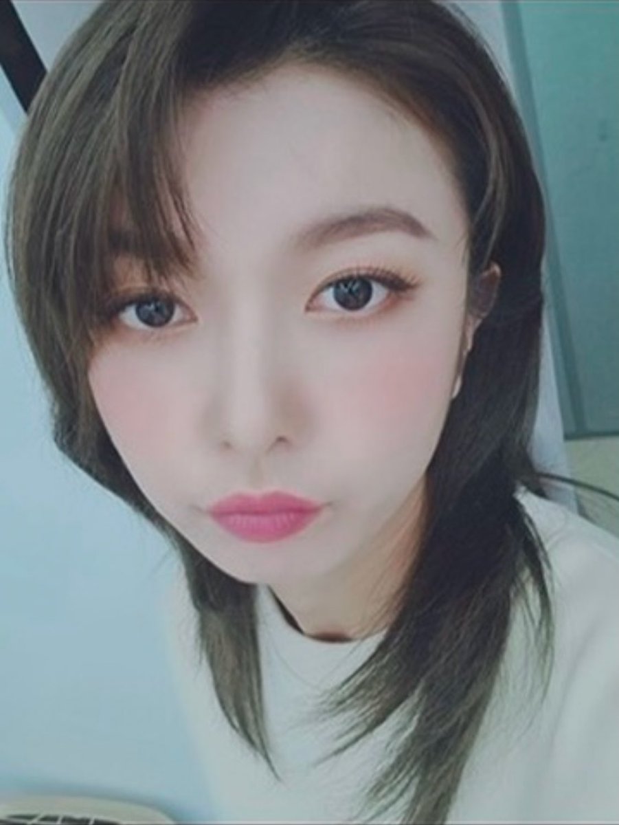 dami snaps (SLOW UPDATES) tweet media