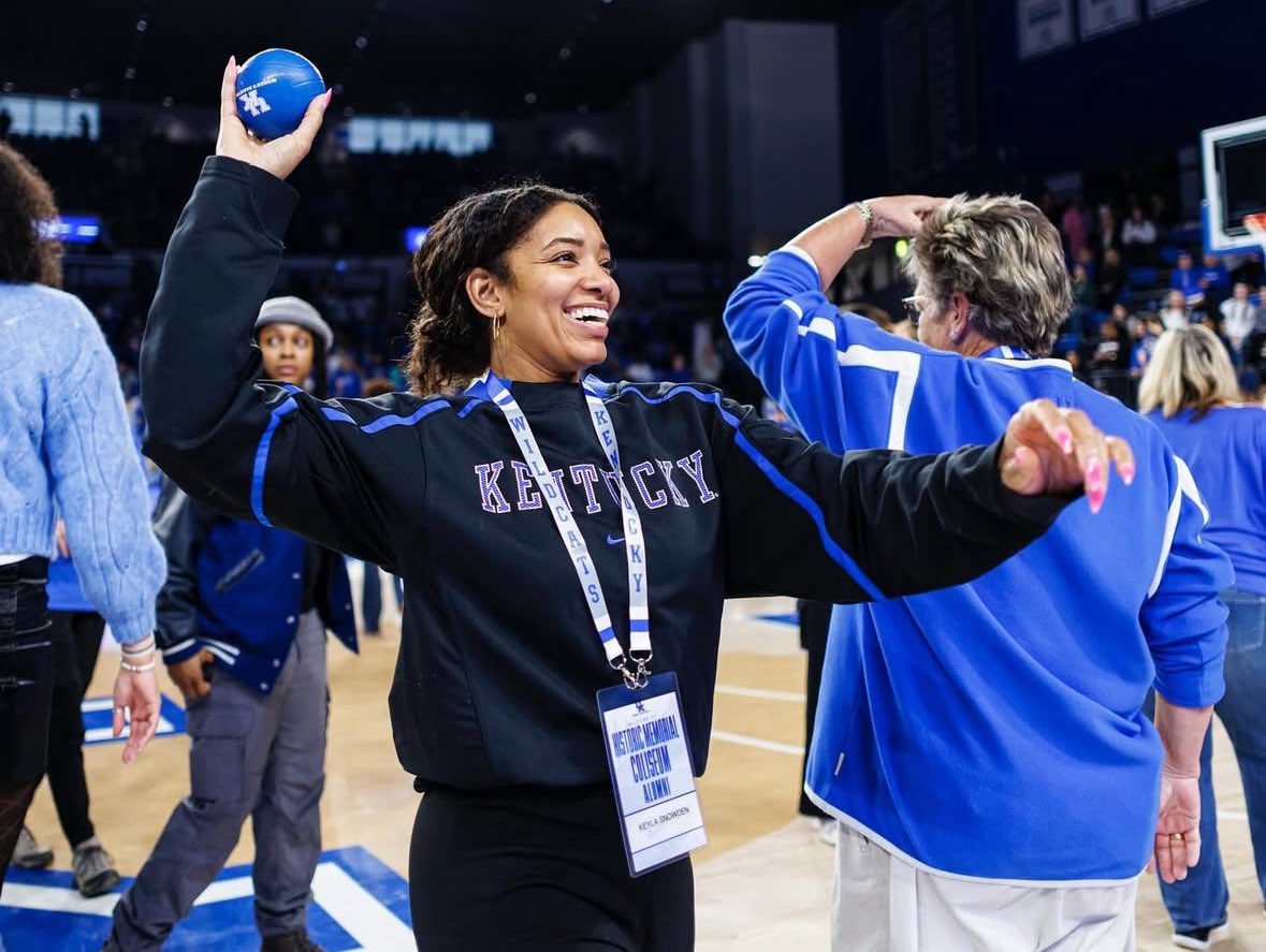 UofKbbn's tweet photo. #bbn #weareuk #kentucky #kentuckywildcats #kentuckybasketball #kentuckyfootball #universityofkentucky #kentuckygirl #kygirl #kentuckybaseball #eybl #nikeeybl #3ssb #nxtpro #seeblue #secbasketball #secfootball #collegebasketball #collegefootball https://t.co/NrYYs2YZuB