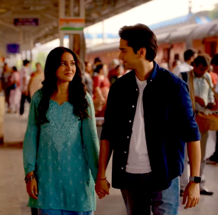 मैं तुझे फिर मिलूँगी
 कहाँ कैसे पता नहीं
 शायद तेरे कल्पनाओं
 की प्रेरणा बन
 तेरे कैनवास पर उतरुँगी
 या तेरे कैनवास पर
 एक रहस्यमयी लकीर बन
 ख़ामोश तुझे देखती रहूँगी
 मैं तुझे फिर मिलूँगी
 कहाँ कैसे पता नहीं.......💕🤧
#BadaNaamKarenge