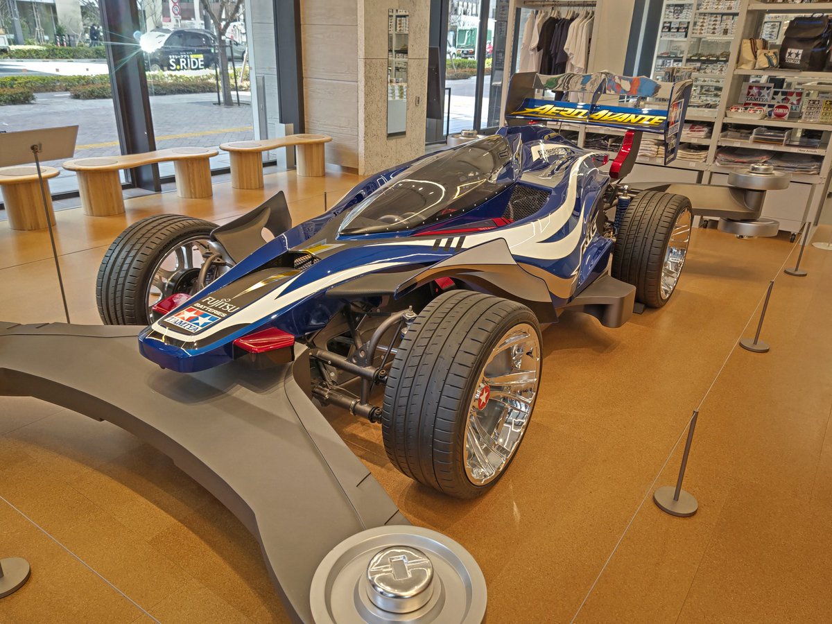 TAMIYA PLAMODEL FACTORY TOKYO
に行ってました。ラジコン、ミニ四駆いっぱいありました。