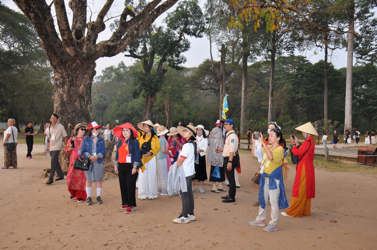 luhahsaigon's tweet photo. 🇰🇭🇰🇭khởi hành thứ 5 hàng tuần 4N3Đ                                                                        - 🇰🇭🇰🇭Tour 2 ngày 1 đêm hàng ngày
🇰🇭🇰🇭 https://t.co/721WrhVmVB….

⭐️ https://t.co/Z5xheY3EQG…

⭐️https://t.co/URaWQeK9MQ…

Hotline: 097 7977757-091 7977757. https://t.co/E1gElG3Ki2