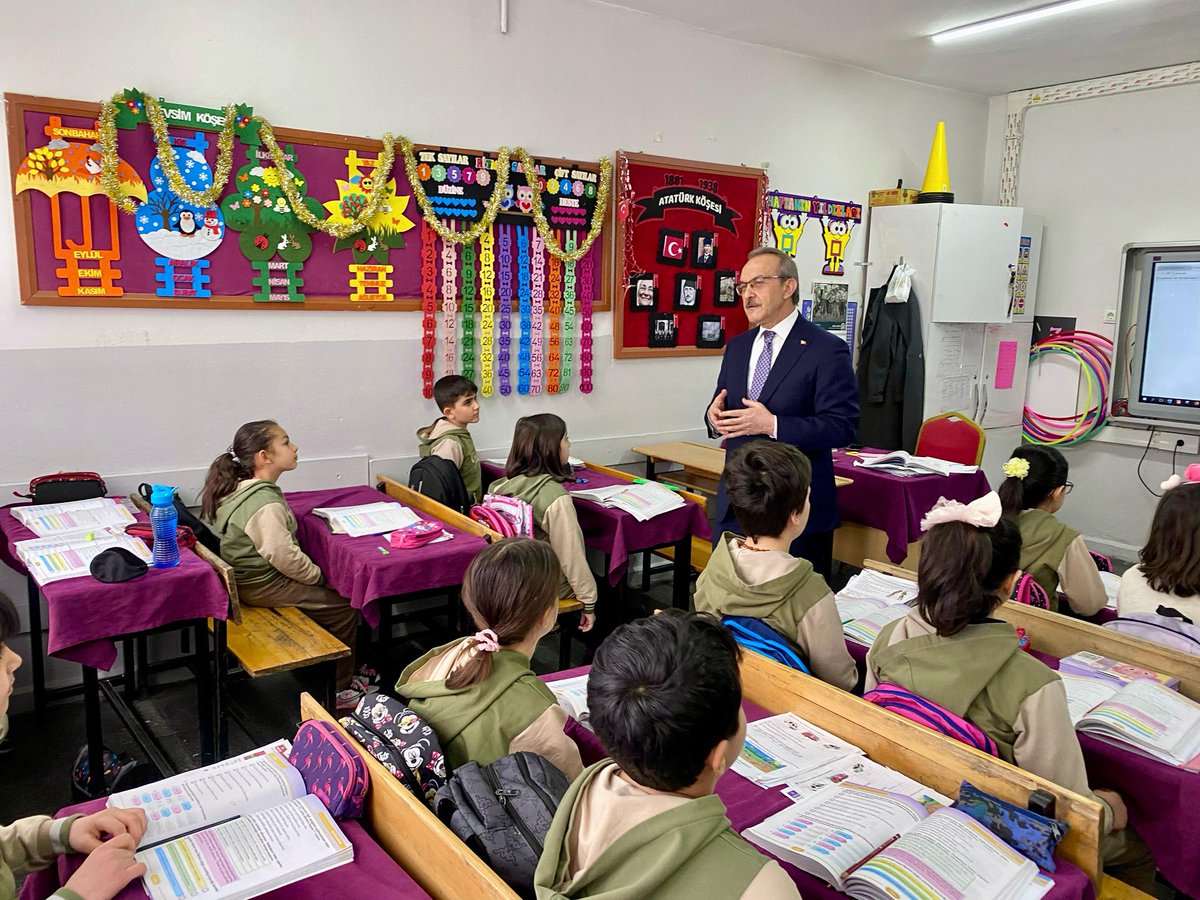 Valimiz <a href="/SeddarYavuz/">Seddar Yavuz</a>, #Battalgazi Fatih İlkokulu’nu Ziyaret Ederek, Öğretmenlerimiz ve Öğrencilerimizle Sohbet Edip, Eğitim Öğretim Hayatlarında Başarılar Diledi.

#malatya #malatyavaliliği