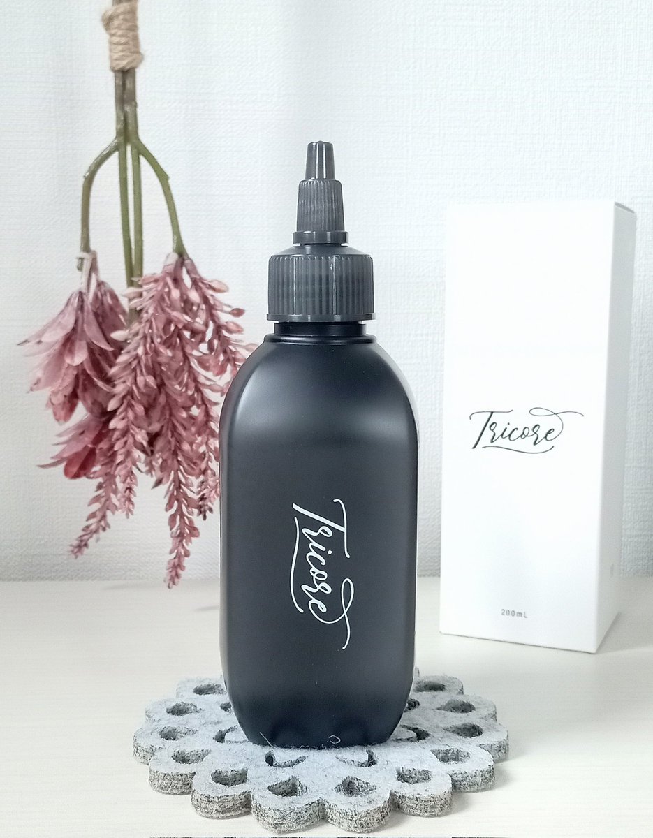 mn40281683's tweet image. Tricore温感ヘッドスパトリートメント🌟

髪と反応して優しいクリームが包み込む、新感覚の生トリートメント。髪全体になじませたらすぐにすすいでOK！しっとり、するするでまとまりのある仕上がり♥️

#PR
#tricore
#トリコレ 
#温感生トリートメント
#トリコレでちゅるん髪
#韓国コスメ