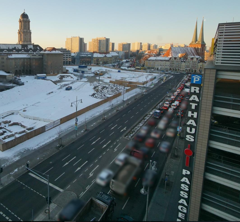 VIZ_Berlin's tweet image. #STAU rund um den #Alexanderplatz in #MItte! Auf der #Grunerstraße Richtung Potsdamer Platz aktuell +20 Min!