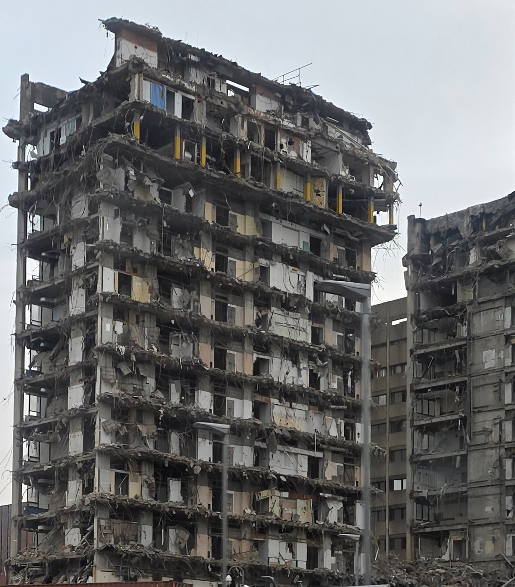 Demoltion of the former Royal Hospital in Liverpool

Great work from <a href="/DSMDemolition/">DSM Demolition</a>