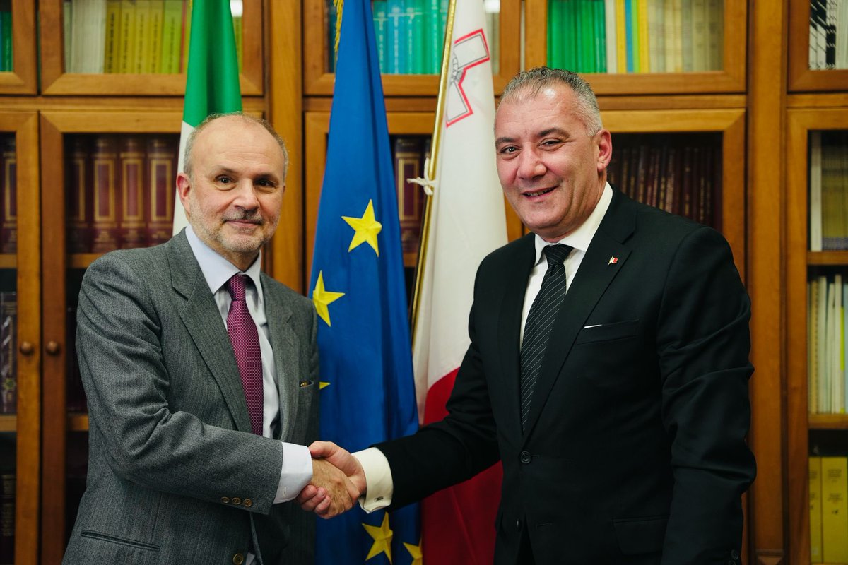 In Rome 🇮🇹 I met with Prof Orazio Scillachi, Minister of Health of Italy, where we discussed various matters of interest to both countries. We will be collaborating further on medicines, training of healthcare professionals, transplants, screening and transfusion.