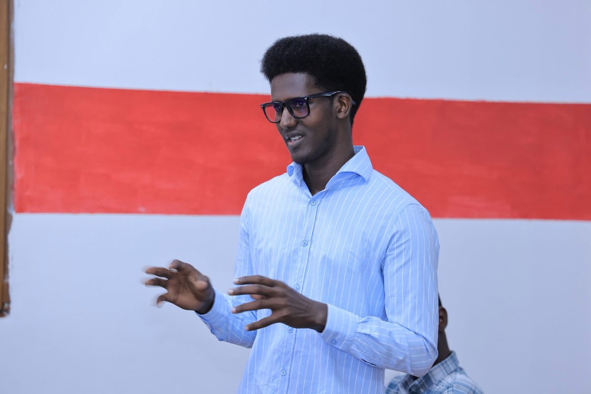 ACMogadishu's tweet image. At @ACMogadishu, we empower young professionals with space to connect, collaborate, and shape the future of work. Our latest event sparked insightful discussions and new opportunities for youth-driven innovation! #ACMogadishu #acmogadishu #ACAmbassadors