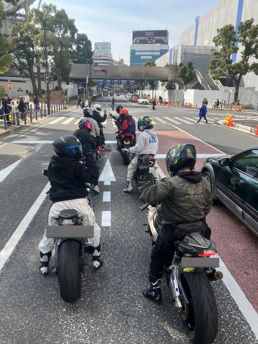 車検通さないで置いとこうかなって思ったけど、あったかくなったらどうせバイク乗りたいって言い始めるので通しておくべきですよね☺️

この前みんなでツーリング楽しかったな🥰