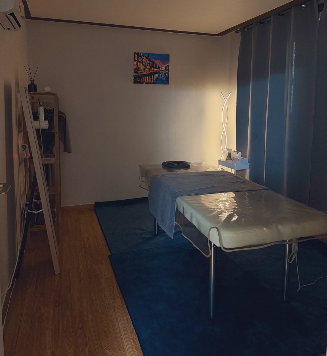 항상 쾌적하게 관리하는 소원샵🤍
고객님들의 힐링을 위해 작은 것 까지 노력하고 있어요✨

✔️수용성 오일과 젤 사용
✔️깨끗하게 관리된 용품
✔️다양한 코스로 고객님들의 니즈 충족
✔️코스시간 엄수

소원샵은 고객님의 힐링을 위해 최고의 노력을 하고있어요-!🫶🏻

OPEN 12시
디엠 및 문자주세요♥️