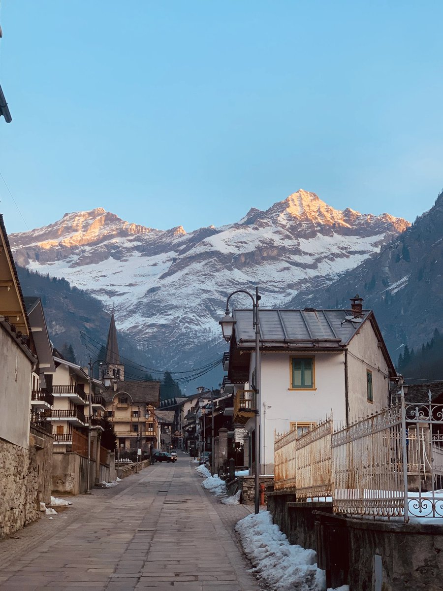Good morning Alagna 🇮🇹. Senior ski tour up and ready for day 2. See you on the slopes #⛷️