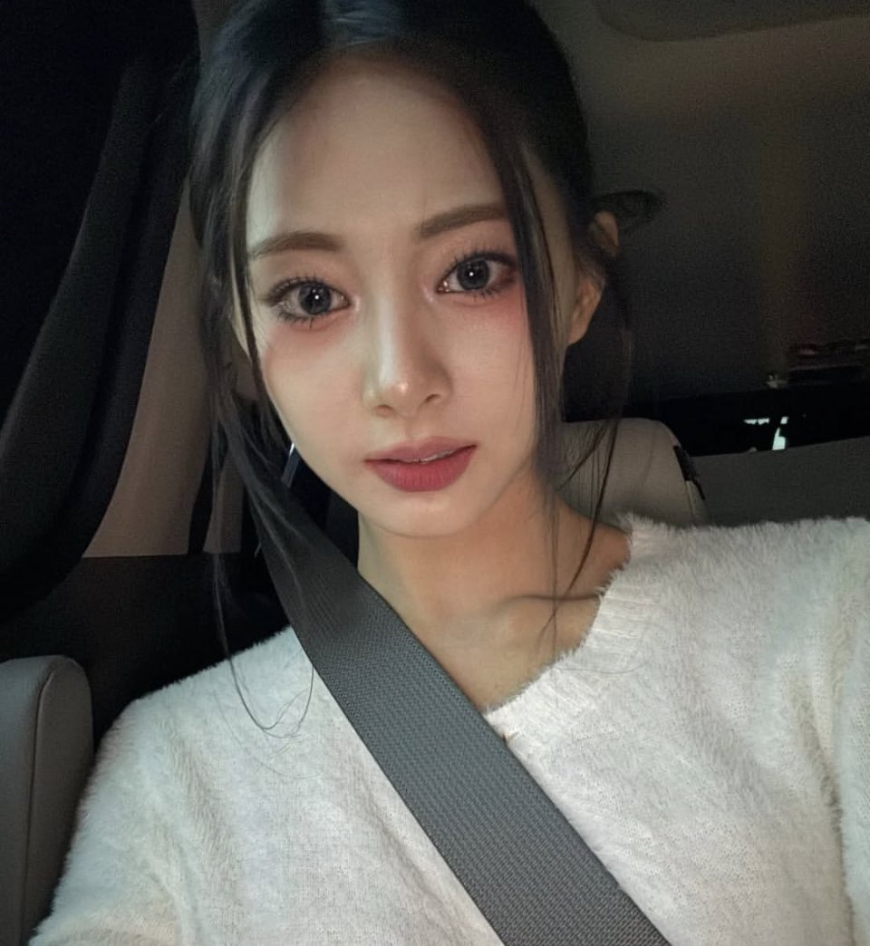 tzuyu pics tweet media
