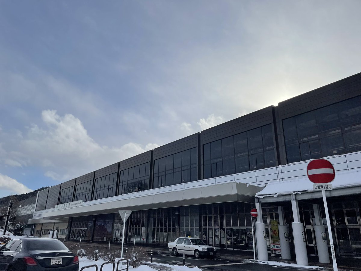 some_no_ie's tweet photo. 大雪で車が埋まりました⛄️
朝は早めにでて雪をかいてなんとか脱出。

明日は浅草の藍熊さんで講習会なので念のため東京に前乗りします。
帰ってきてみなかみの雪が大したことないといいのですが...🌨️

#みなかみ　#草木染め　#染の家 https://t.co/g9soFOIAPy