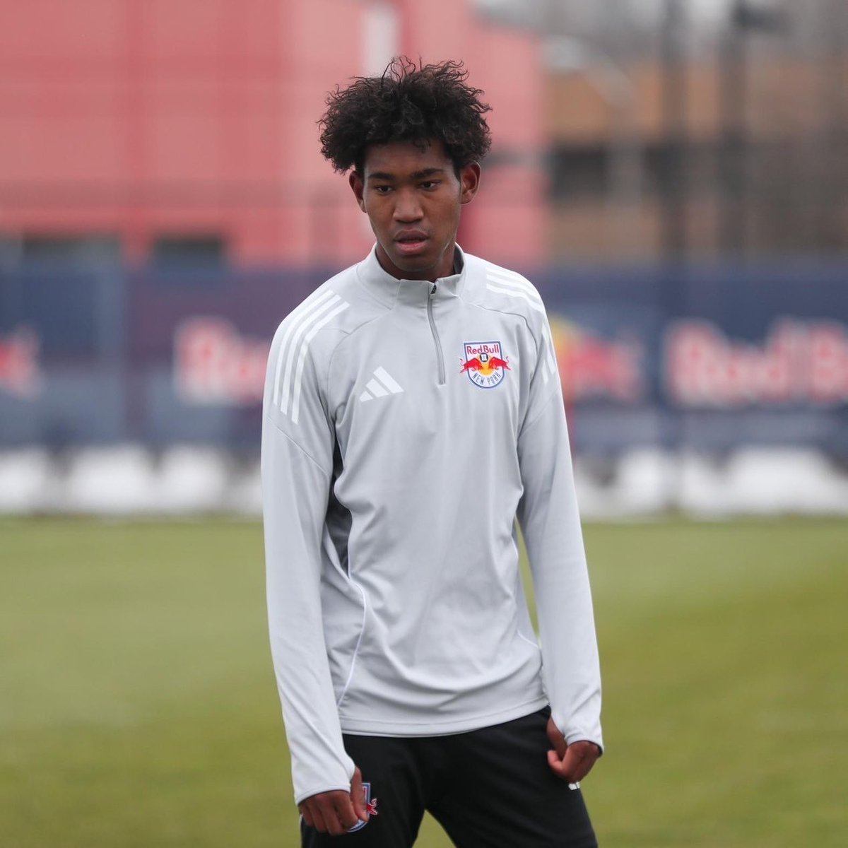 現在、トップチームの #磯﨑麻玖 選手が、ニューヨーク・レッドブルズ