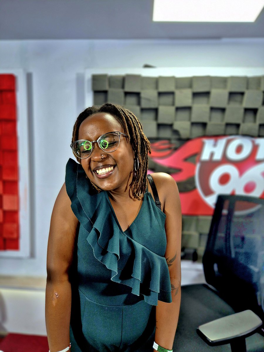 It's a fantastic Tuesday morning and we're hanging out with Ndinda on #TheBreakoutOnHot 🔥🔥

Let's get this show on the road shall we?
Tumark register tukiendelea ✅️✅️