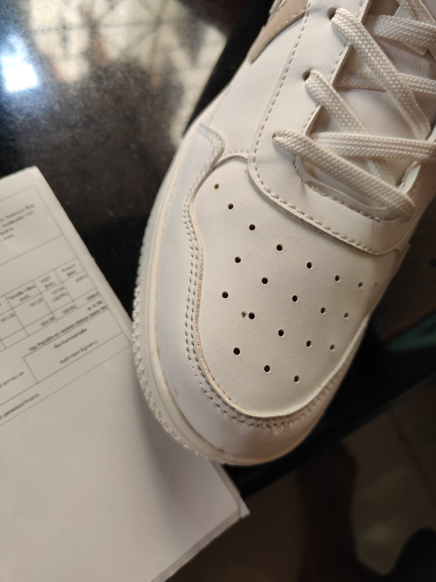 vilas_ac's tweet photo. @Hummel chip quality products  @HummelIndia no response by customer care after sending a defective product.@hummel1923  @hummelFrance @hummel @hummelspain https://t.co/3DsQB7rUNa