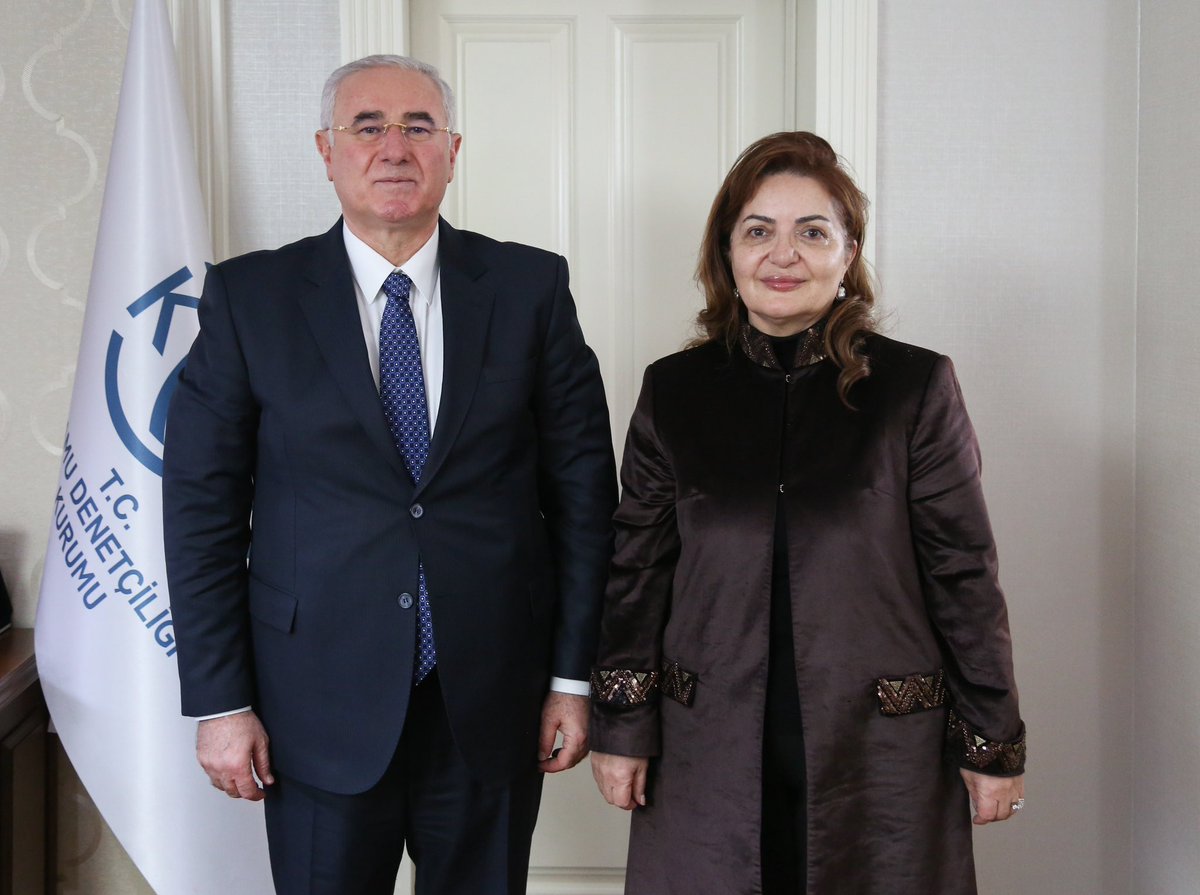 TRombudsman's tweet photo. Cumhurbaşkanlığı Güvenlik ve Dış Politikalar Kurulu Üyesi ve TADİV Başkanı Sayın Prof. Dr. Aygün Attar, Kamu Başdenetçisi Sayın Mehmet Akarca’ya hayırlı olsun ziyaretinde bulundu.
@aygunattar1 #MehmetAkarca
@tadiv1997 #KDK https://t.co/U4vnxjiZ11