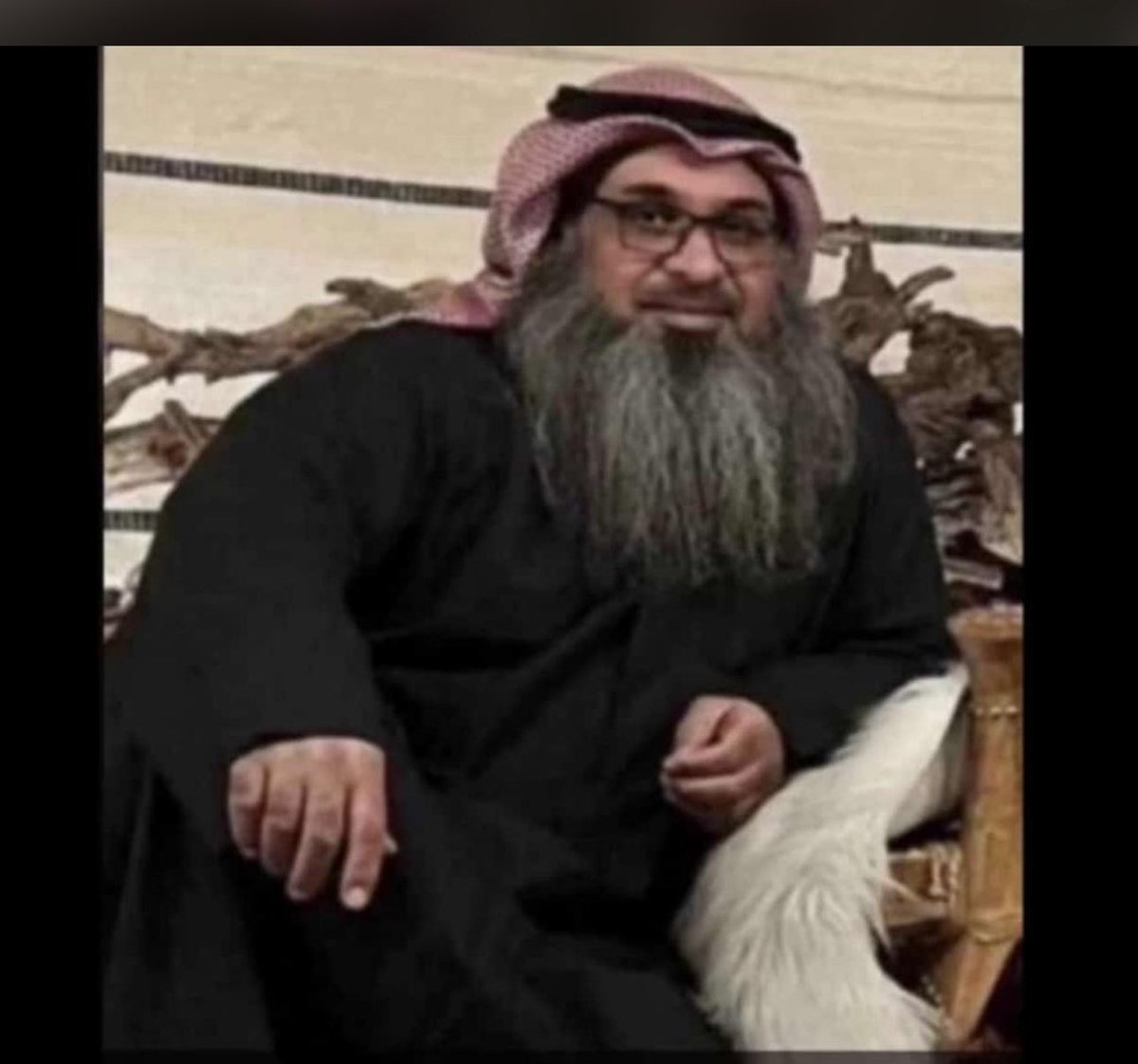 ان لله وان اليه راجعون 

توفى اخوي مطلق هويدي البعيص 

الدفان بعد صلاة العصر في مقبرة الصليبيخات