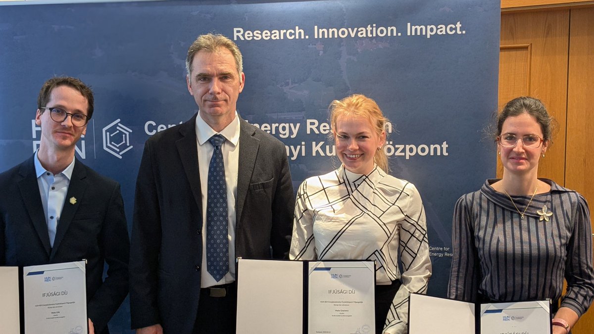 🏆  The HUN-REN Centre for Energy Research announces the recipients of the 2025 Young Researcher Award, recognizing their significant contributions to scientific research. 🔬📚 🌟👏 

Read more 👇 

buff.ly/3CVh5Yq