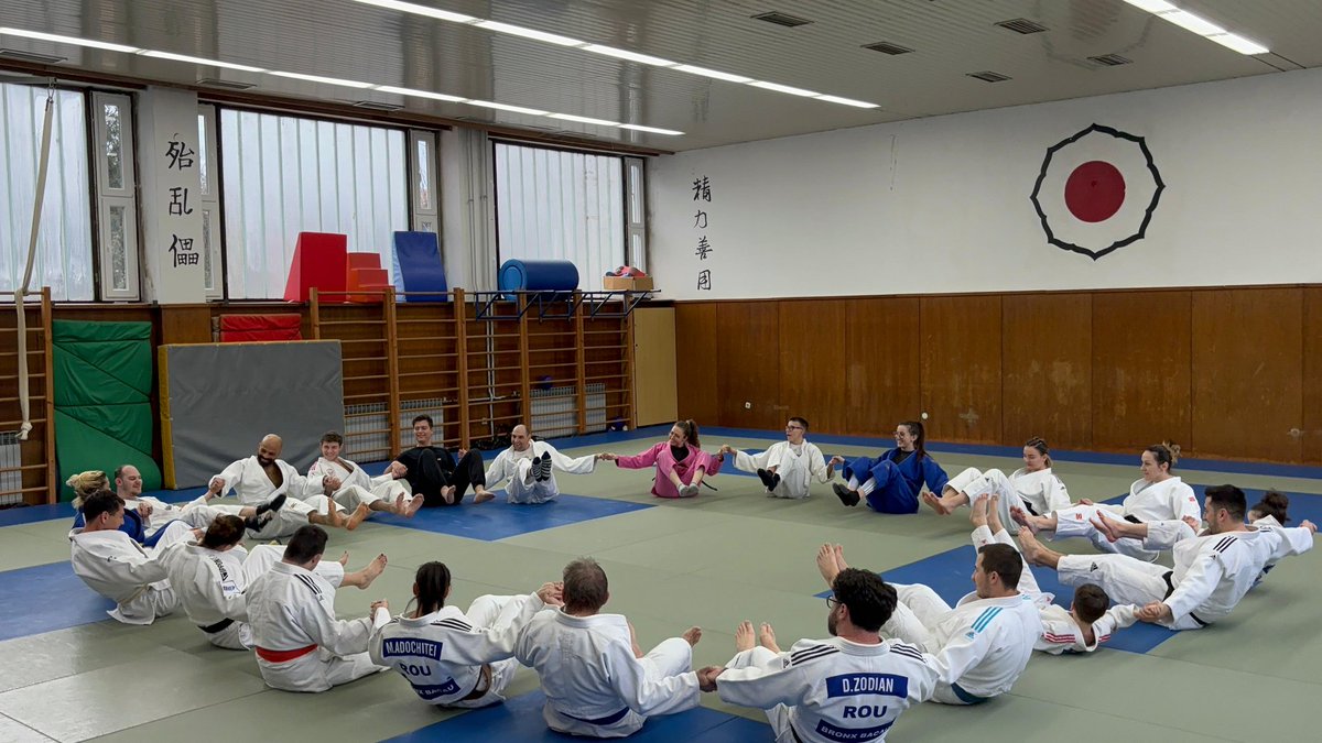 PeopleBronx's tweet photo. And 🥋Judo Beyond Boundaries: Social Inclusion through Safe Falls &amp; Imagination Games🥋 goes on...

👨‍🦯👩‍🦼🏃🤸‍♂️🧘

#ErasmusPlus #EC #ANPCDEFP #BronxSportClub #FALLIMAG4JUDO #UniversidadDeSevilla #FujiClub https://t.co/XaDSlVQBqj