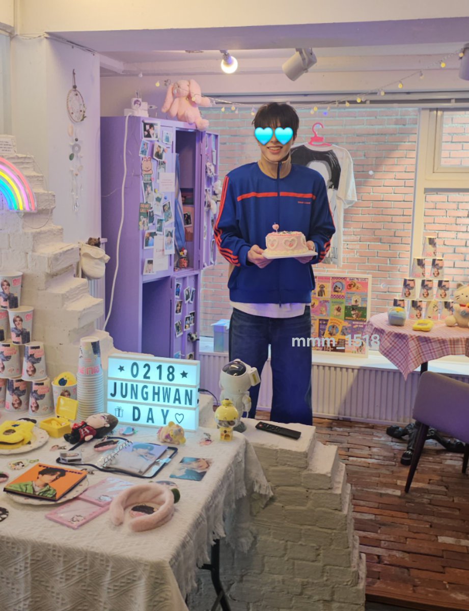 0218🥰🥰생일축하해 !

#Happy_birthday_SJH
#익산복숭아_당도_218
#SOJUNGHWAN #소정환 #ジョンファン