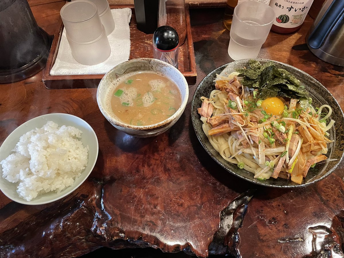 渋川で研修だったのでランチに！
店主さんと話し込んで午後の研修に遅れそうになって焦った(笑)

旬菜　遊ふ亀
まる豚つけ麺　スペシャル　中盛

#旬菜　遊ふ亀　#ラーメン　#つけ麺　#群馬　#渋川