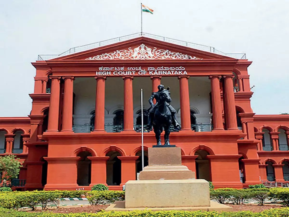 LawChakra's tweet photo. The Karnataka High Court, led by Justice R. Devdas, is hearing a case alleging that the State failed to properly appoint State Information Commissioners under the Right to Information (RTI) Act. 

 #RTIAct #TamilNadu #SearchCommittee https://t.co/ciCQqQNDwu