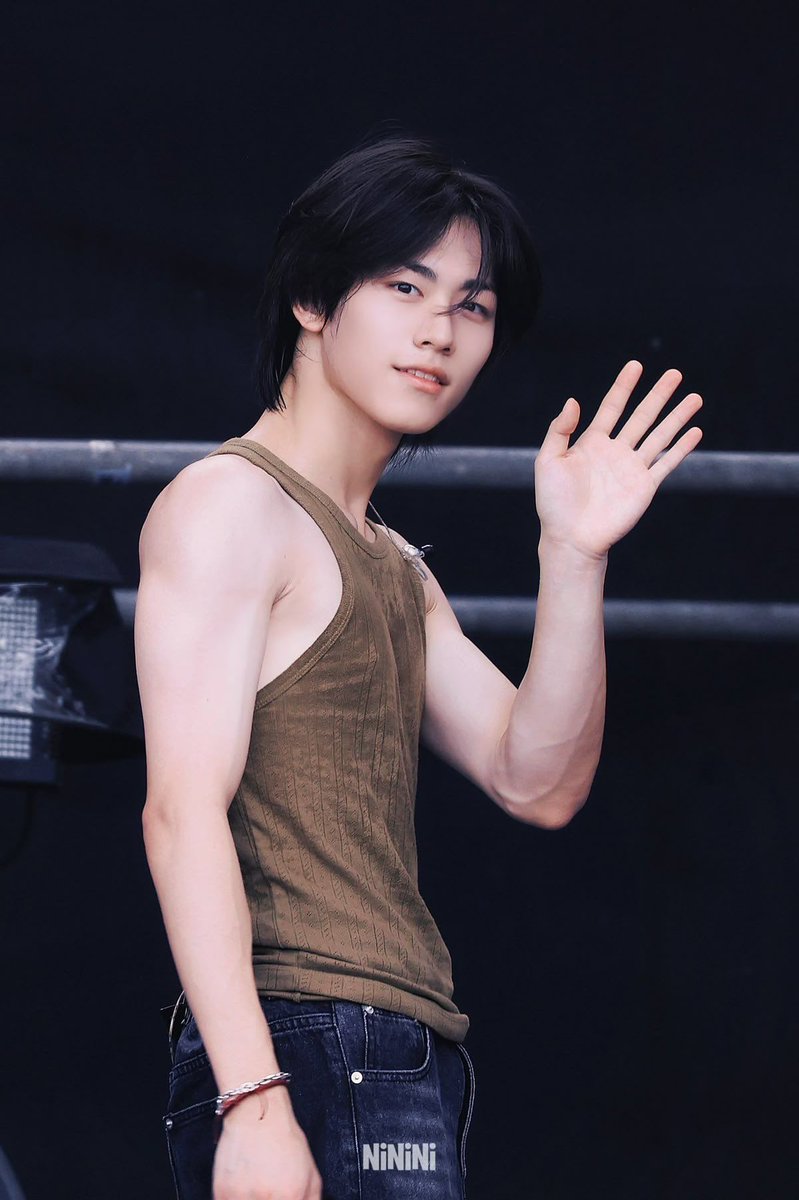 hi i'm Shazzy, looking for interactive moots

— ; he / him | Singaporean
— ; not a minor 
— ; zerobaseone, P1Harmony, 82major 

♡ / ↻ to be moots/spread

#ZEROBASEONE #P1Harmony #82major