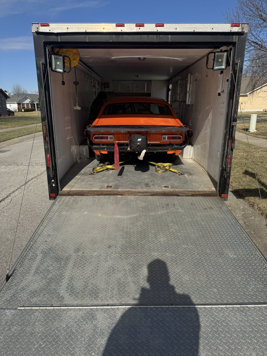ggarrison8989's tweet photo. Loaded and headed to SGMP for Lights Out 16.  Thank you @jasonthomas9191 @CaleThomas91 for the trailer rental.  @DavidGravel I hear you like drag racing.  I’ll trade ya for a weekend 😎 https://t.co/2cbqdKLuzc