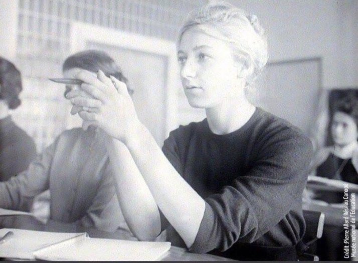 Il y a 87 ans, le 18 février 1938, la Loi autorise les femmes à s’inscrire à l’université sans l’autorisation de leur mari. #EgaliteFH <a href="/Egal_FH/">Ministère chargé de l'égalité et de la diversité</a>